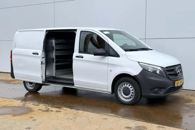 Mercedes-Benz Vito (2023) thumbnail 5