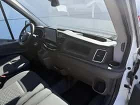 Ford E transit 68kwh 184pk (2023) thumbnail 10
