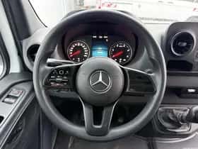 Mercedes-Benz Sprinter (2023) thumbnail 17