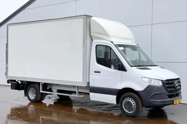 Mercedes-Benz Sprinter (2023) thumbnail 4