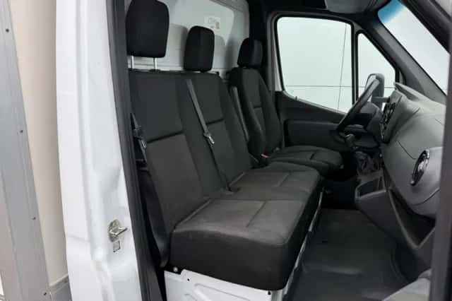 Mercedes-Benz Sprinter (2023) thumbnail 6