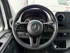 Mercedes-Benz Sprinter (2023) thumbnail 17