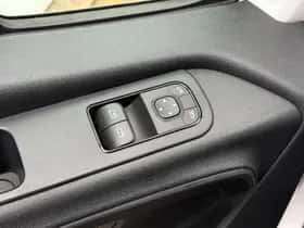 Mercedes-Benz Sprinter (2023) thumbnail 23