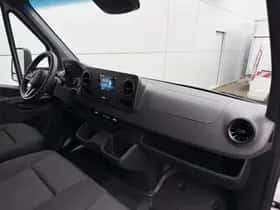 Mercedes-Benz Sprinter (2023) thumbnail 7