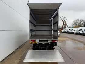 Mercedes-Benz Sprinter (2023) thumbnail 9