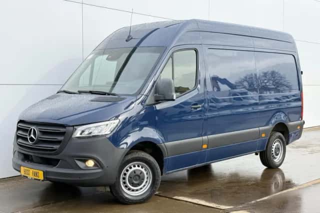 Mercedes-Benz Sprinter (2022) thumbnail 1