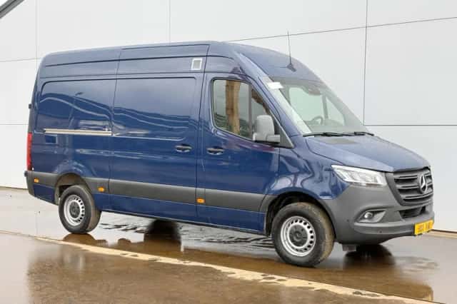 Mercedes-Benz Sprinter (2022) thumbnail 4