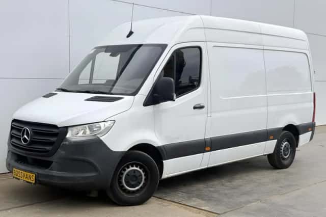 Mercedes-Benz Sprinter (2021) thumbnail 1