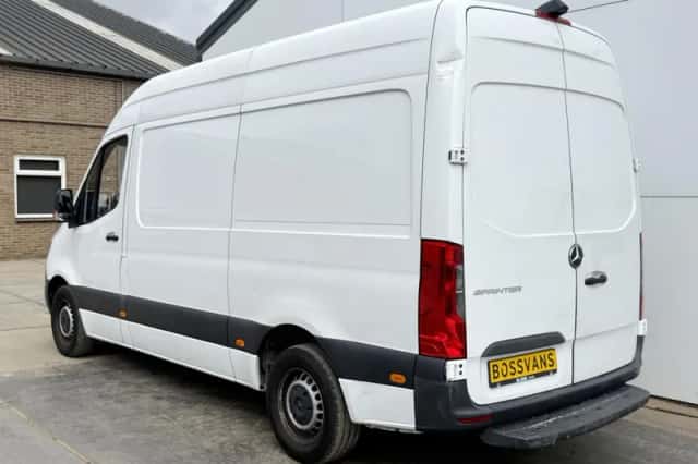 Mercedes-Benz Sprinter (2021) thumbnail 2