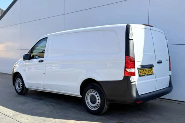 Mercedes-Benz Vito (2021) thumbnail 2