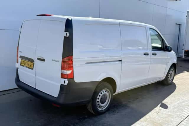 Mercedes-Benz Vito (2021) thumbnail 3