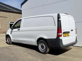 Mercedes-Benz Vito (2023) thumbnail 2