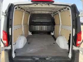 Mercedes-Benz Vito (2023) thumbnail 11