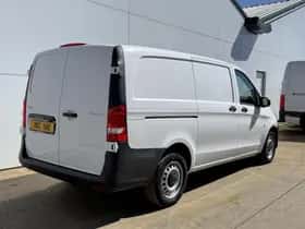 Mercedes-Benz Vito (2023) thumbnail 3