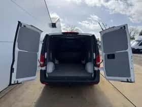 Mercedes-Benz Vito (2022) thumbnail 10