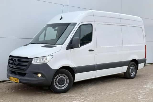 Mercedes-Benz Sprinter (2020) thumbnail 1
