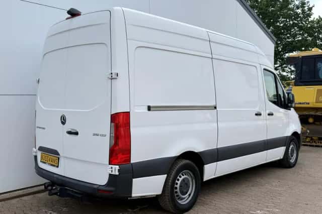 Mercedes-Benz Sprinter (2020) thumbnail 3