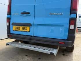Renault Trafic (2022) thumbnail 15