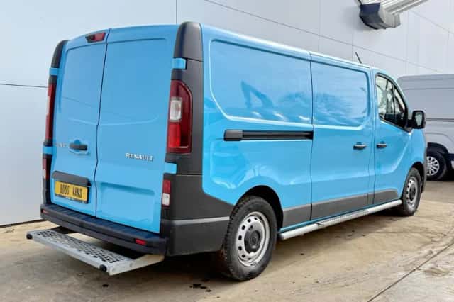 Renault Trafic (2022) thumbnail 3
