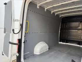 Volkswagen Crafter (2024) thumbnail 12