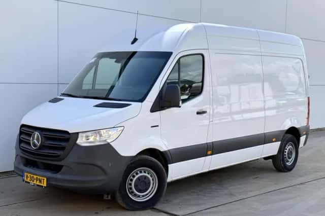 Mercedes-Benz eSprinter (2022) thumbnail 1