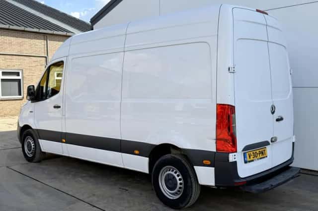 Mercedes-Benz eSprinter (2022) thumbnail 3