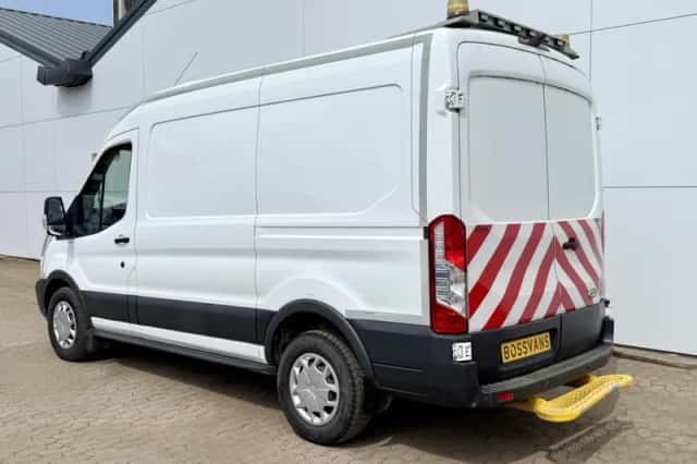 Ford Transit (2018) thumbnail 2