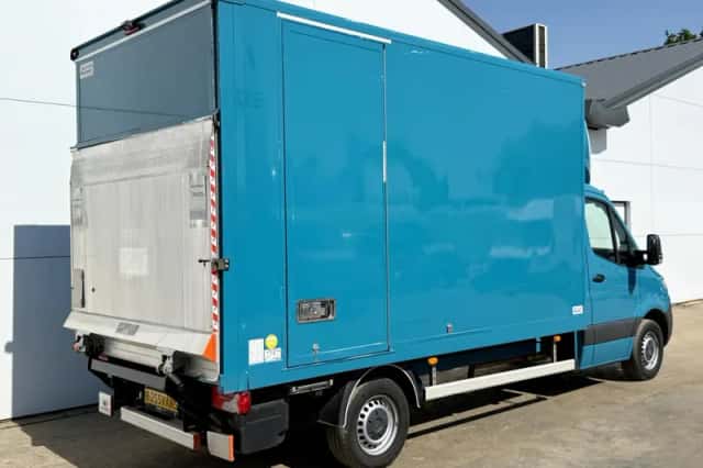 Mercedes-Benz Sprinter (2023) thumbnail 3