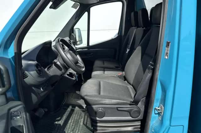 Mercedes-Benz Sprinter (2023) thumbnail 6