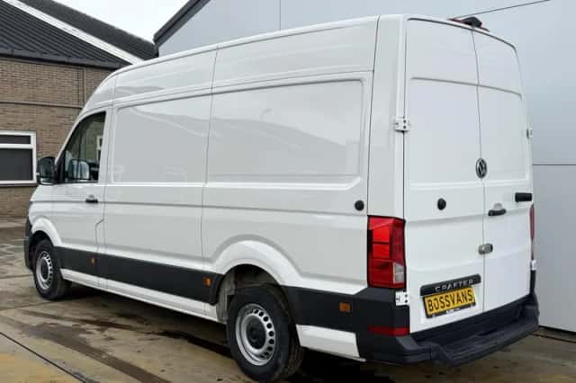 Volkswagen Crafter (2024) thumbnail 2