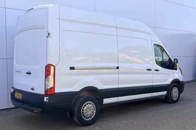 Ford Transit (2023) thumbnail 3