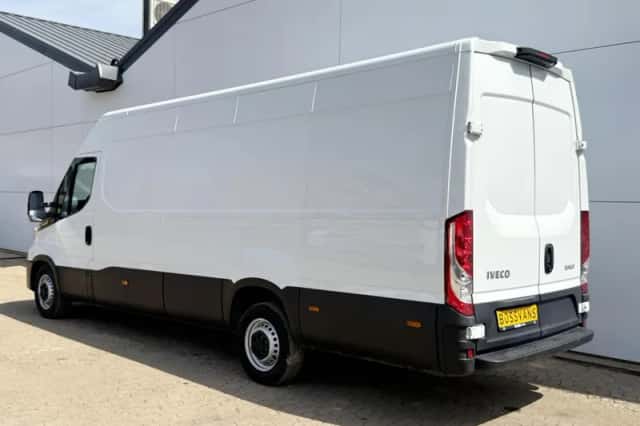 Iveco Daily (2022) thumbnail 2