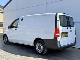 Mercedes-Benz Vito (2021) thumbnail 2