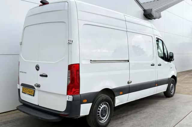 Mercedes-Benz eSprinter (2021) thumbnail 4