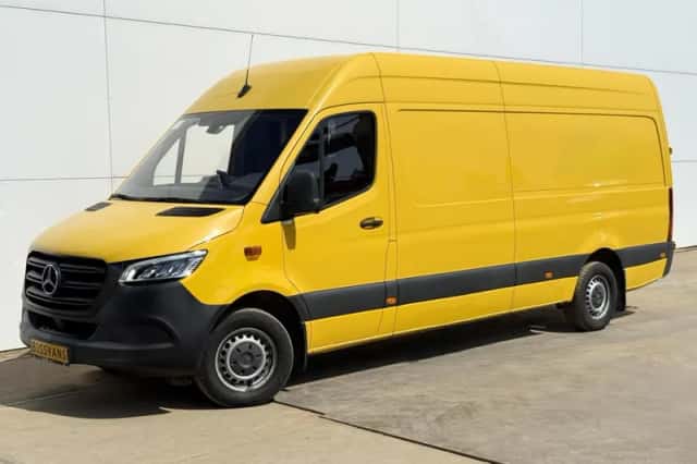 Mercedes-Benz Sprinter (2022) thumbnail 1