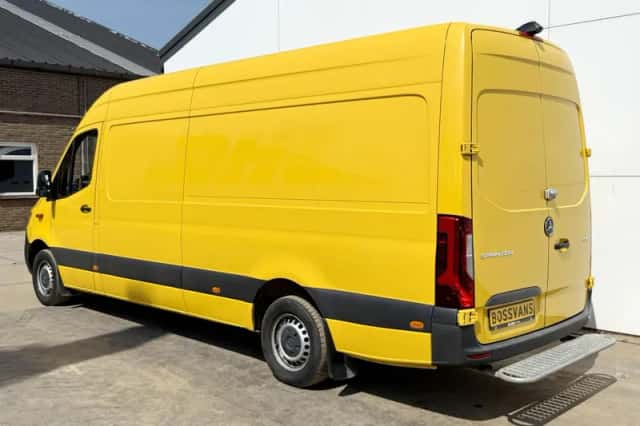 Mercedes-Benz Sprinter (2022) thumbnail 2