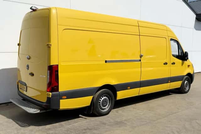 Mercedes-Benz Sprinter (2022) thumbnail 3