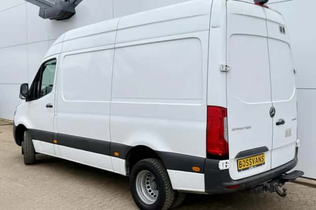 Mercedes-Benz Sprinter (2020) thumbnail 2