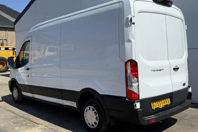 Ford Transit (2023) thumbnail 2