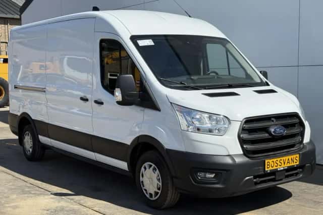 Ford Transit (2023) thumbnail 4