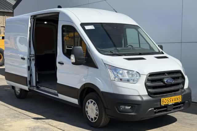 Ford Transit (2023) thumbnail 5