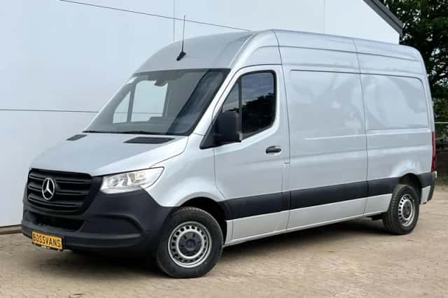 Mercedes-Benz Sprinter (2022) thumbnail 1