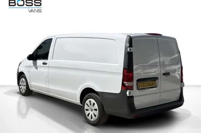 Mercedes-Benz Vito (2024) thumbnail 3