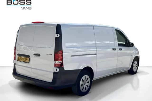Mercedes-Benz Vito (2024) thumbnail 5