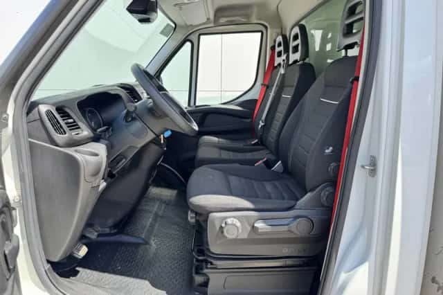 Iveco Daily (2022) thumbnail 5