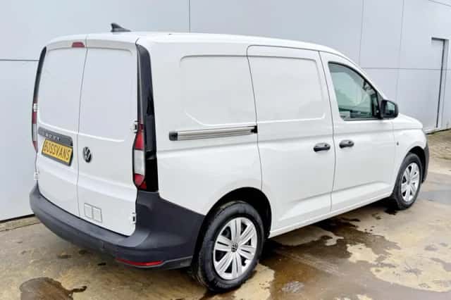 Volkswagen Caddy (2022) thumbnail 3