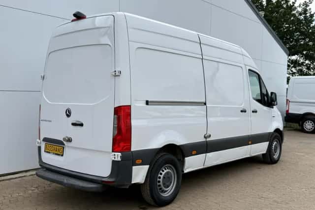 Mercedes-Benz eSprinter (2021) thumbnail 4