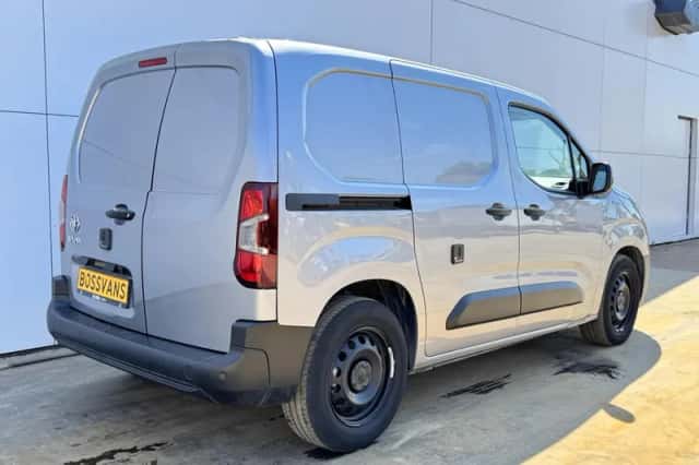 Toyota Proace (2023) thumbnail 3