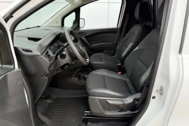Nissan Townstar (2023) thumbnail 6