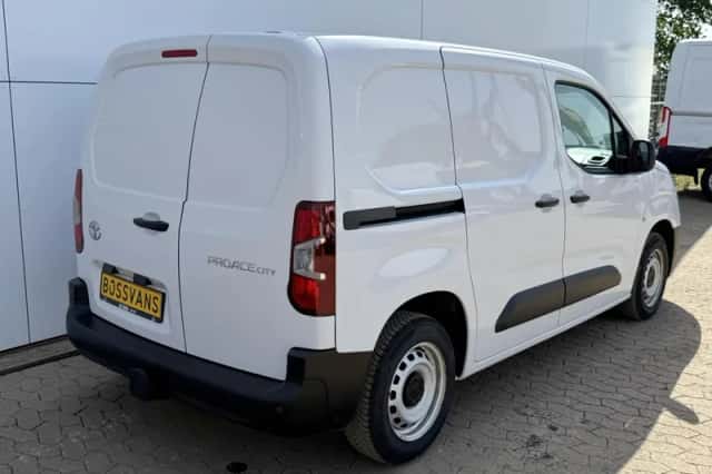 Toyota Proace (2024) thumbnail 3